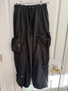 PacSun Black Women's Cargo Pants with Multiple Pockets